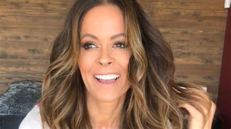 Brooke Burke Shares Nude Portrait on Instagram: Photo